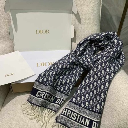 سكارف DIOR