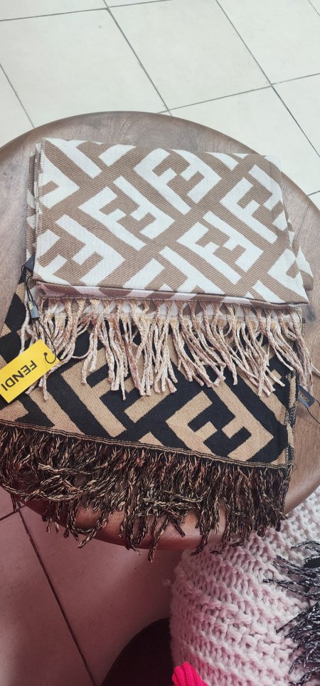 بيج ابيض و اسود بني