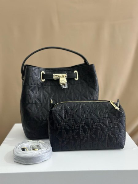 شنط \ Michael kors - Black