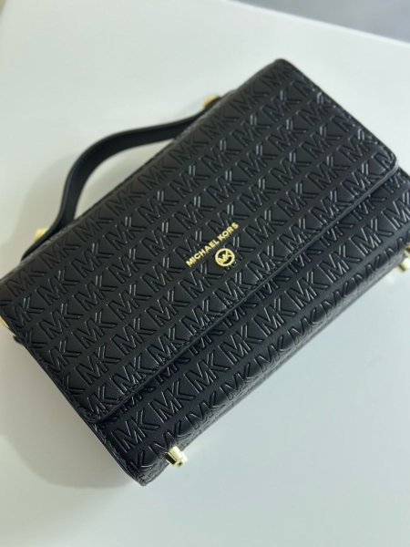 شنط \  Mishael kors classic - Black /logo small