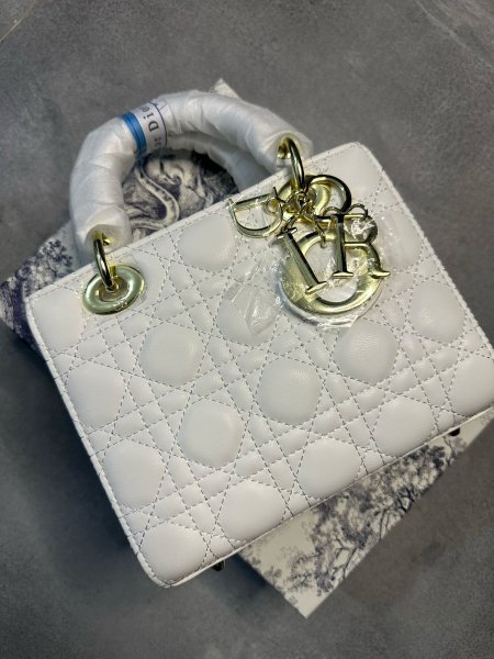 شنطة \ Lady Dior  - White