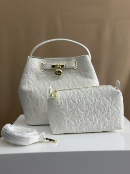 شنط \ Michael kors - White