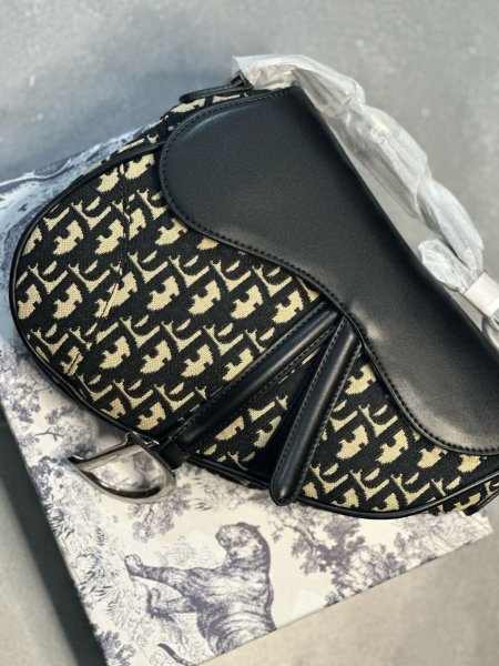 شنطة \ Dior Saddle  - Black/ beige