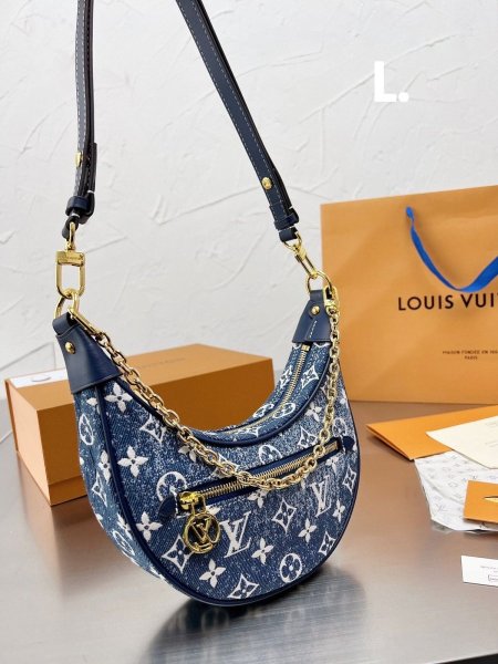 شنطة \ Louis Vuitton Loop - Dinem