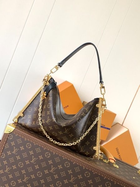 شنط \ Lv bag lover  - brown