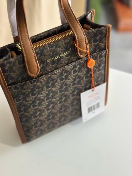 شنط \ Mishael kors Medium - brown