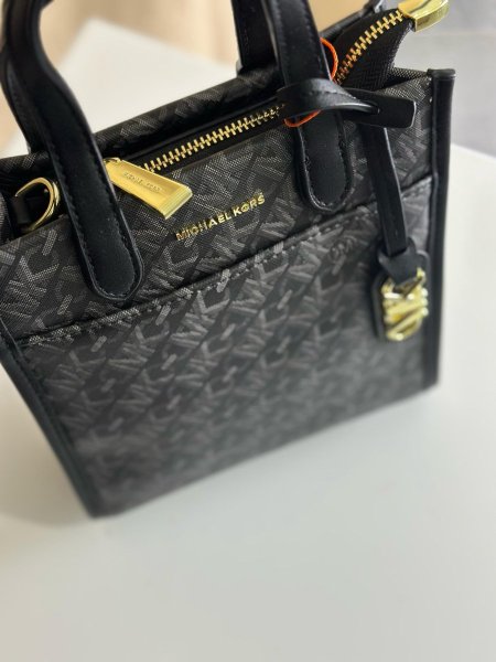 شنط \ Mishael kors Medium - Black / silver