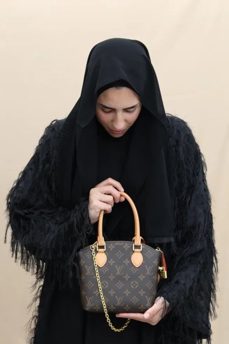 شنط \  LV Medium - brown