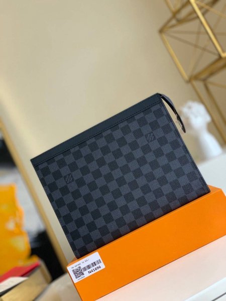 Clutch unisex Lv \ كلاتش  - Black