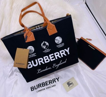 شنط \Burberry - Black