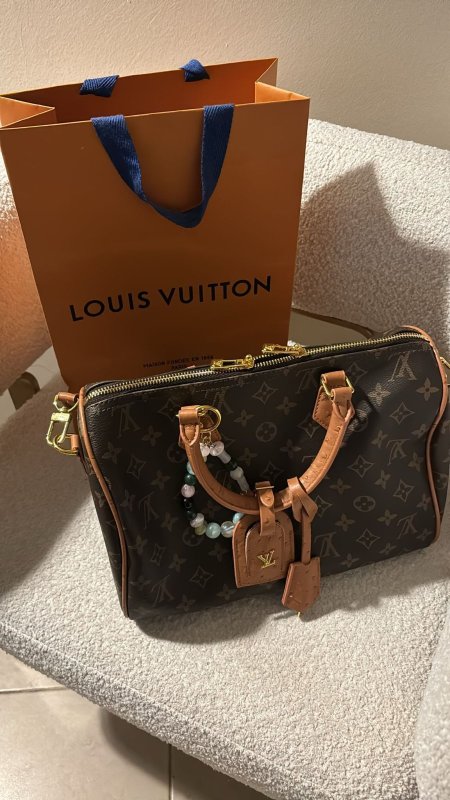 شنط \ LV  - brown