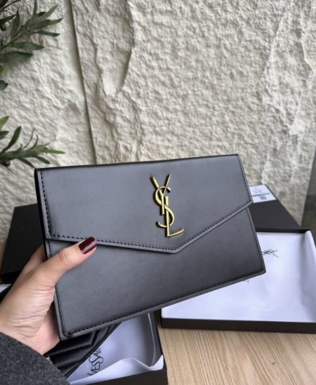 كلاتش YSL لون اسود
