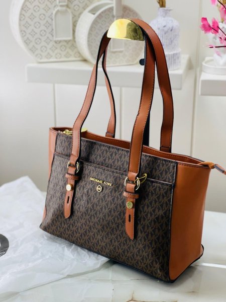 شنطه MK حجم كبير