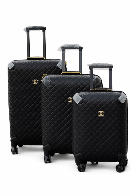 شنط سفر من chanel