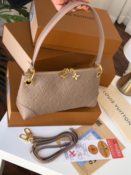 شنطة louis vuitton حجم وسط