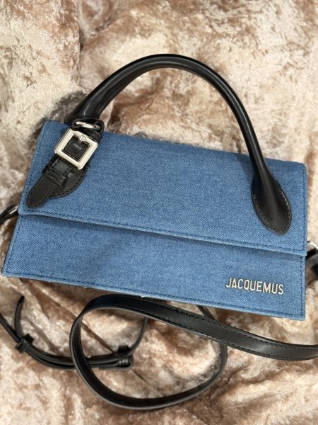 شنطة JACQUEMUSحجم صغير