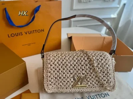 Shoulder bag louis vuitton
