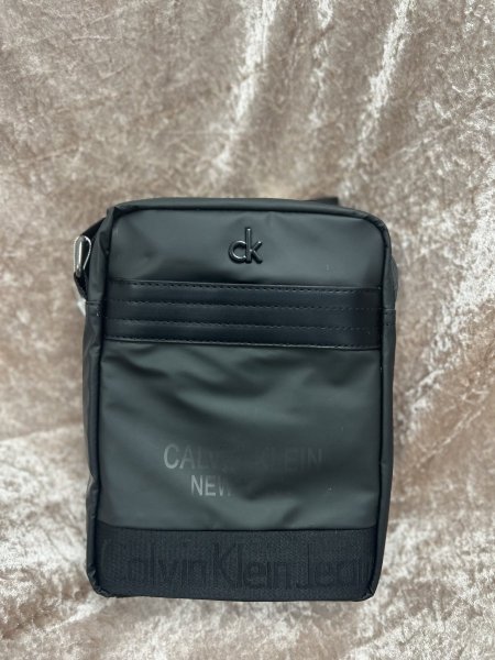 شنطة Calvin Klein