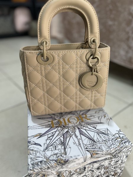 شنطة Lady Dior Small