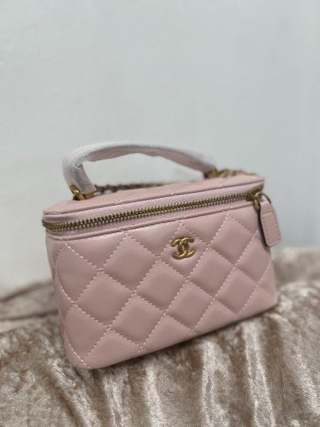 شنطة Chanel حجم صغير