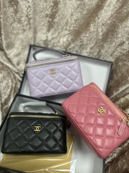 شنطة chanel حجم صغير