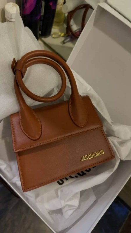شنطة JACQUEMUSحجم صغير