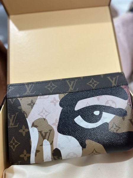 Louis Vuitton Clutch