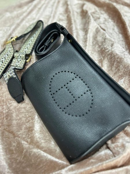 Hermès Pouch حجم صغير