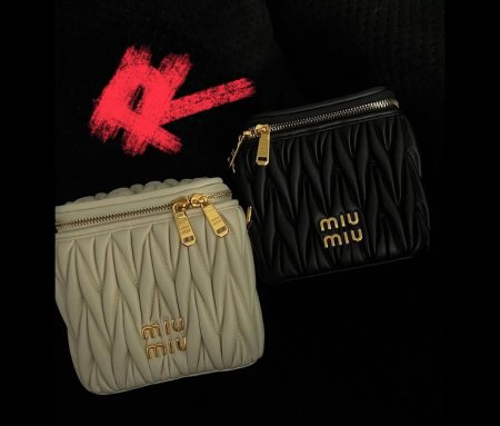 شنطة MIU MIU بالحجم الكيوووت 🥹🩷
