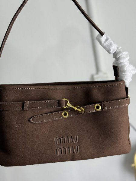 شنطة MIU MIU