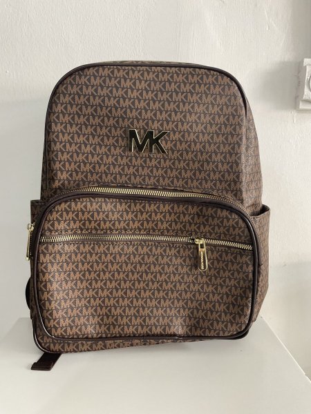 شنطة ظهر Michael Kors