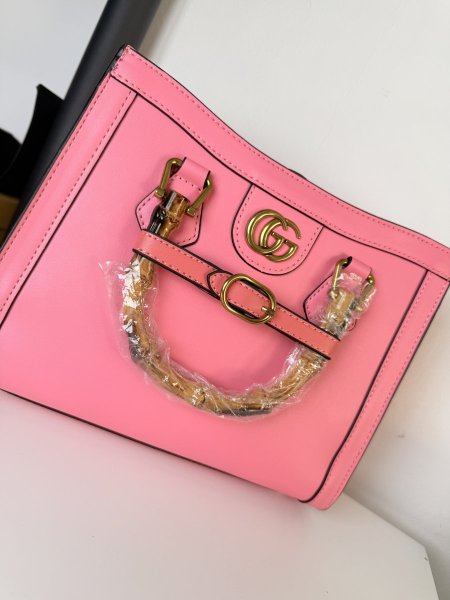 شنطة gucci بعدة الوان
