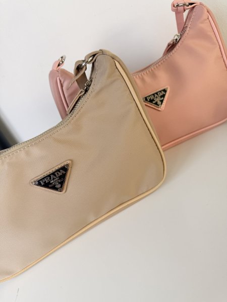 شنطة prada عمليه