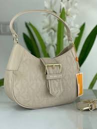 شنطة michael kors