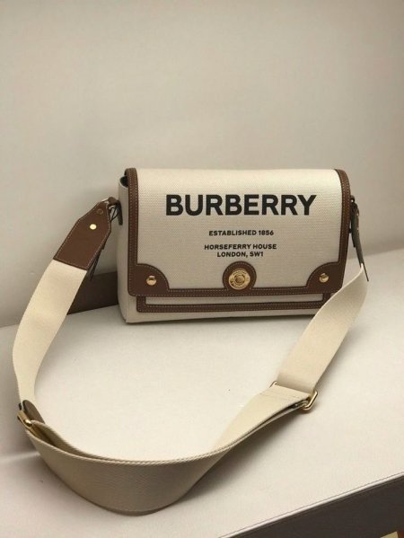 شنطه BURBERRY