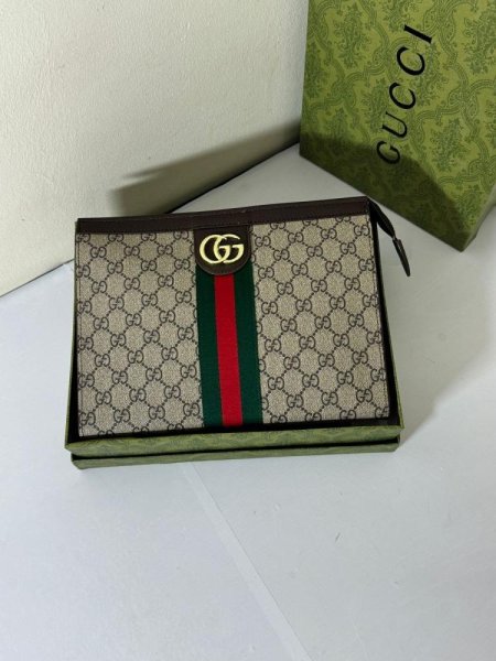 كلاتشات Gucci متوفر 3 أشكال
