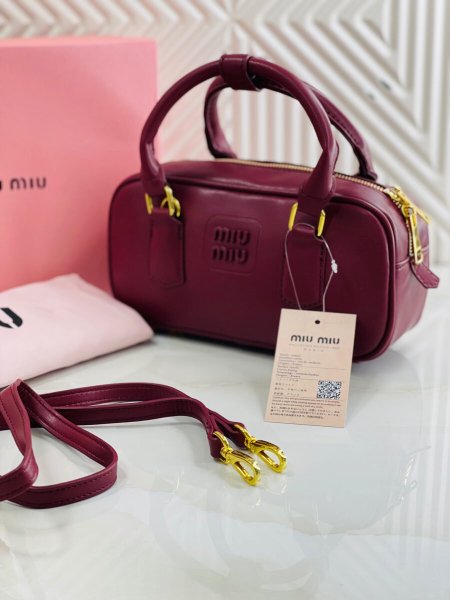 شنطه MIU MIU ميني