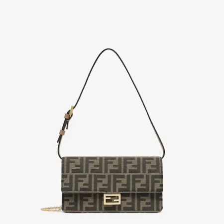 شنطه FENDI