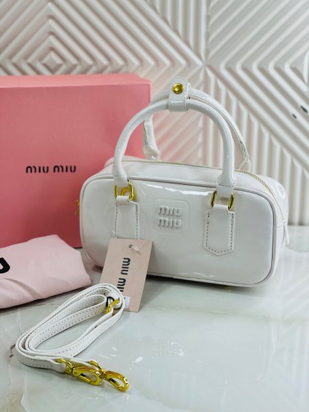 شنطه MIU MIU ميني